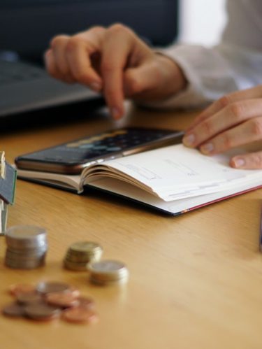 Cómo manejar las deudas con prudencia