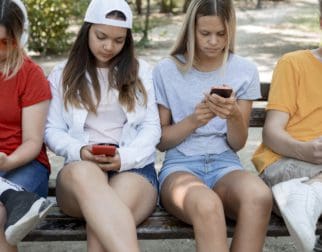 Cómo cambian los hábitos financiero según la edad