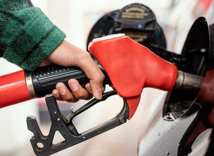 Baja el precio de la gasolina en Colombia: ¿Quiénes sen benefician?